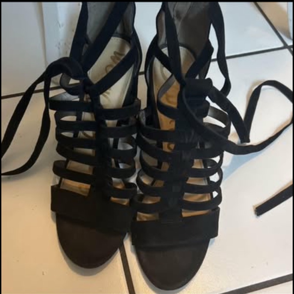Sam Edelman Ankle wrap open toed Cutout Suede Sandle Chunky Heels - Size 8